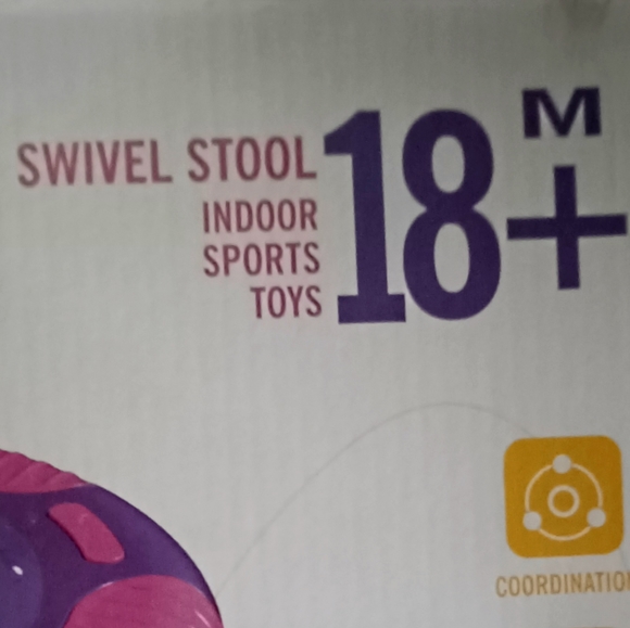 Sit & Spin Plays music 🎵🎶 - Picture 2 of 11